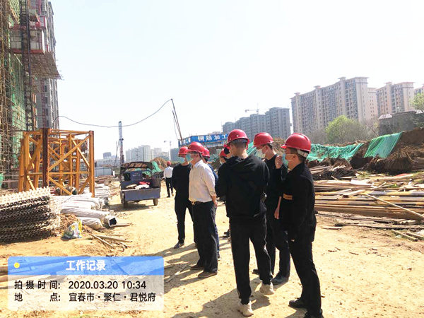 同質(zhì)檢站領(lǐng)導(dǎo)現(xiàn)場(chǎng)檢查2_副本.jpg 同質(zhì)檢站領(lǐng)導(dǎo)現(xiàn)場(chǎng)檢查2_副本.jpg